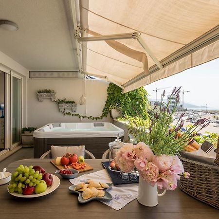 Velebis Superior Apartment - Luxurious One-Room Apartment With Jacuzzi - Prestigious Location By The Sea In The New City Center Of Znjan - Panoramic View Of The Sea And Islands - Free Garage Parking - Buralux Properties Split Exterior foto