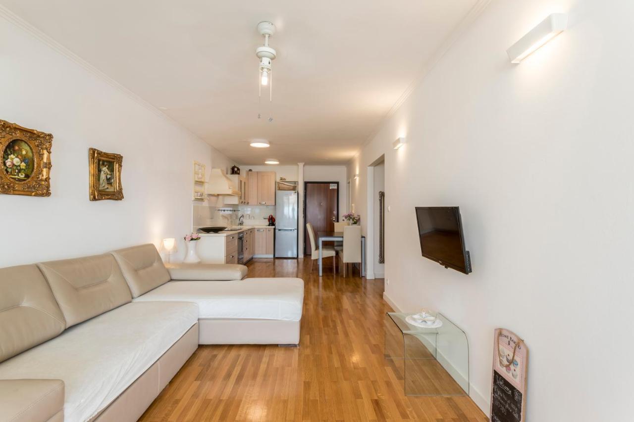 Velebis Superior Apartment - Luxurious One-Room Apartment With Jacuzzi - Prestigious Location By The Sea In The New City Center Of Znjan - Panoramic View Of The Sea And Islands - Free Garage Parking - Buralux Properties Split Exterior foto