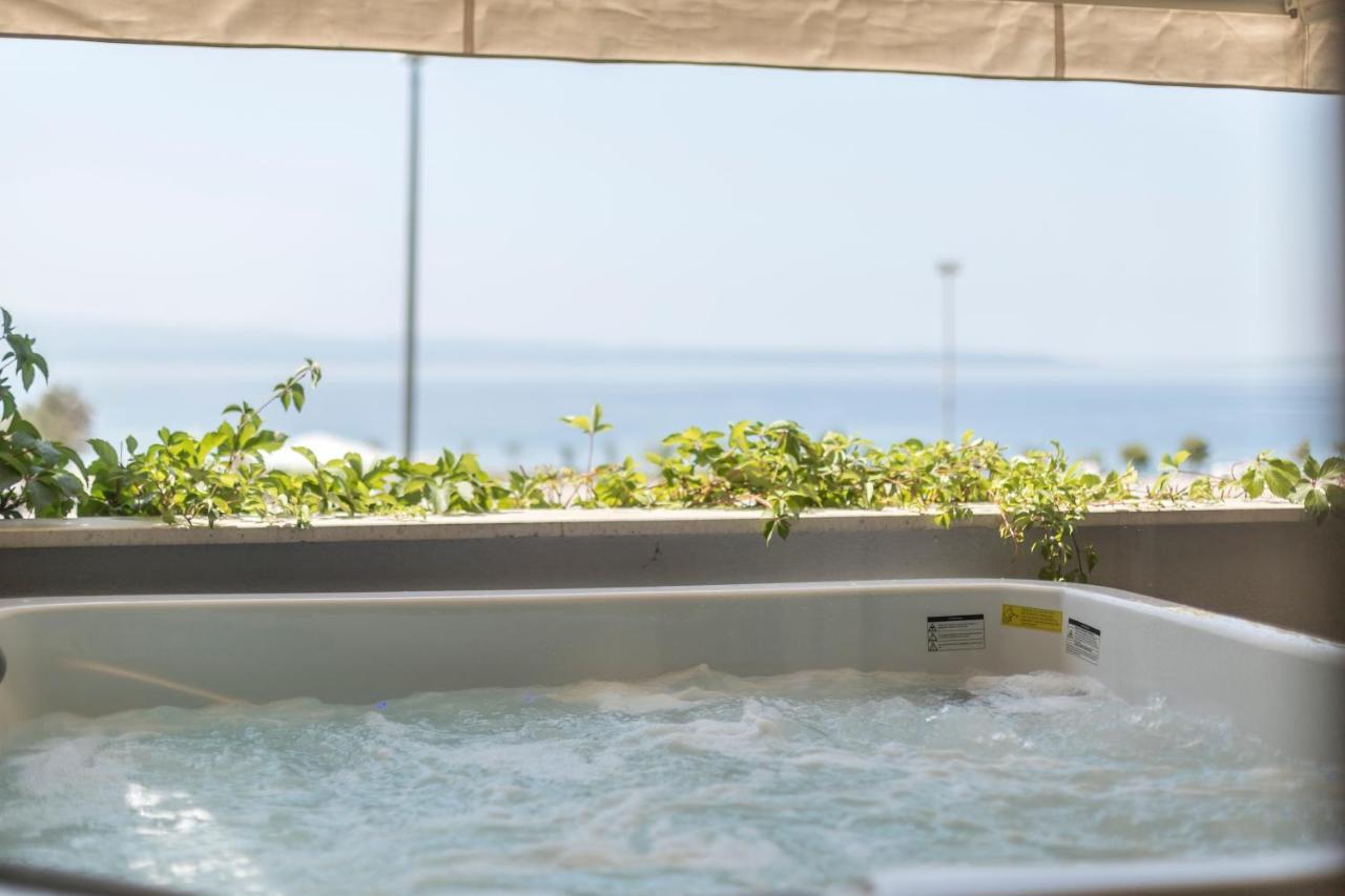 Velebis Superior Apartment - Luxurious One-Room Apartment With Jacuzzi - Prestigious Location By The Sea In The New City Center Of Znjan - Panoramic View Of The Sea And Islands - Free Garage Parking - Buralux Properties Split Exterior foto